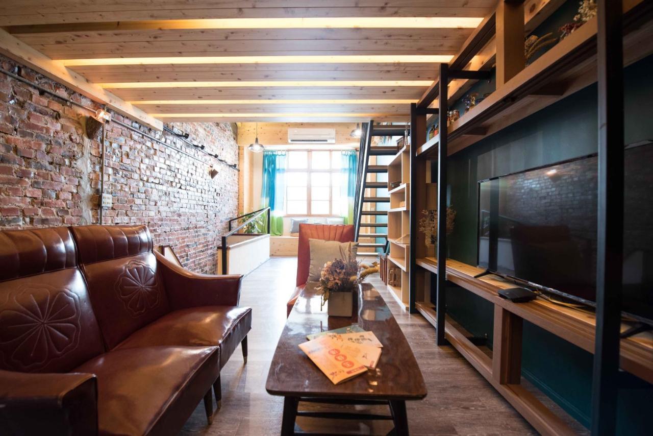 Small Bridge Good Home Tainan Exterior foto